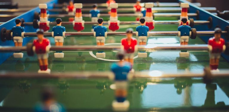 Ons team Caféspelen in Antwerpen met biljart- en dartfaciliteiten voor gezellig samen spelen